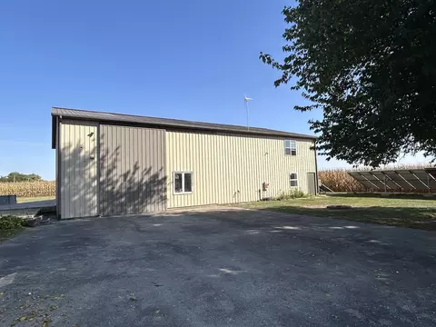 Exterior - 11014 E 1500 North Rd, Fairmount, IL 61841 photo 3 of 20