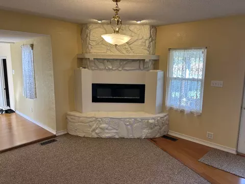 Living - 11014 E 1500 North Rd, Fairmount, IL 61841 photo 4 of 18