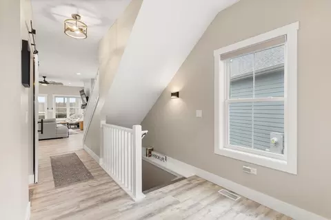 Entry Way - 41 Great Loop Dr, Ottawa, IL 61350 photo 2 of 9