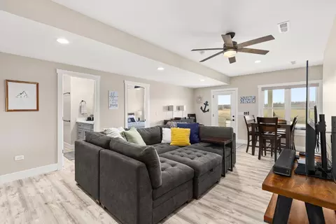 Living - 41 Great Loop Dr, Ottawa, IL 61350 photo 5 of 5