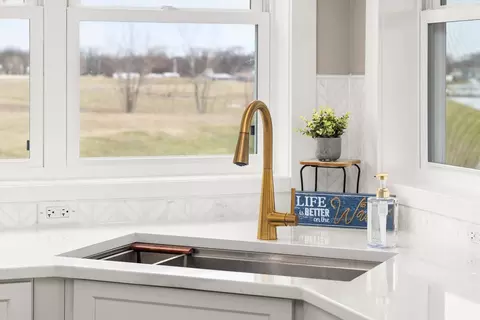 Kitchen - 41 Great Loop Dr, Ottawa, IL 61350 photo 8 of 8