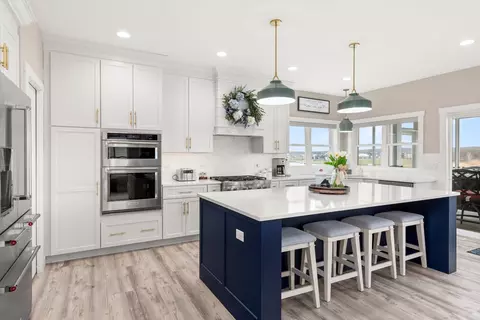 Kitchen - 41 Great Loop Dr, Ottawa, IL 61350 photo 1 of 8