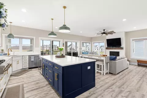 Kitchen - 41 Great Loop Dr, Ottawa, IL 61350 photo 5 of 8