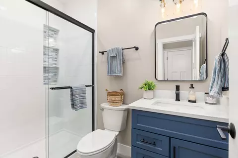 Bath - 41 Great Loop Dr, Ottawa, IL 61350 photo 1 of 6