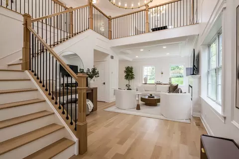 Entry Way - 6061 Delaney Dr #1, Hoffman Estates, IL 60192 photo 1 of 6