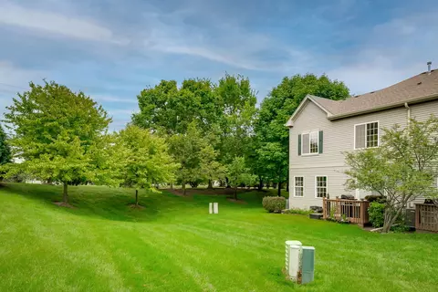 Exterior - 6061 Delaney Dr #1, Hoffman Estates, IL 60192 photo 4 of 5