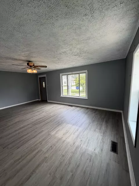Living - 110 W Webb St, Carmi, IL 62821 photo 2 of 3