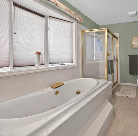 Bath - Undisclosed, Bloomington, IL 61704 photo 4 of 4
