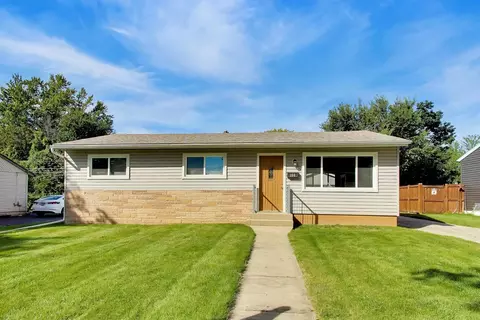 156 Terry Ct, Woodstock, IL 60098