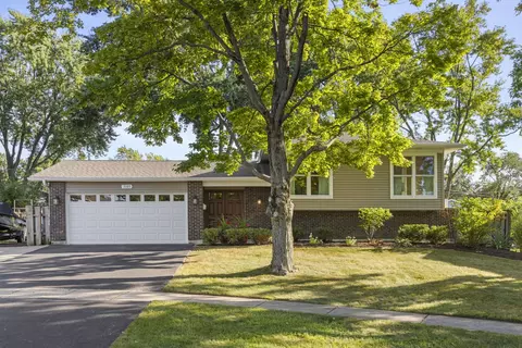 3105 Andrea Ct, Woodridge, IL 60517
