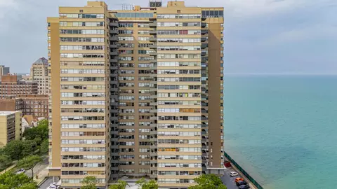 6301 N Sheridan Rd #19F, Chicago, IL 60660