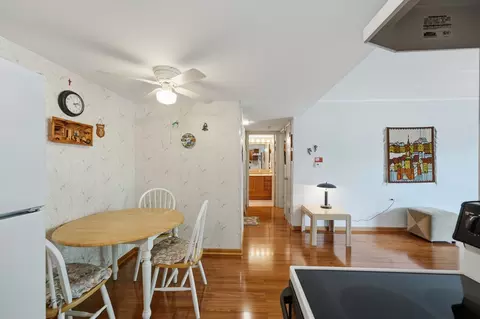 Dining - 100 Deborah Ln #28B, Wheeling, IL 60090 photo 1 of 1