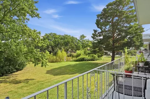 Exterior - 100 Deborah Ln #28B, Wheeling, IL 60090 photo 5 of 6