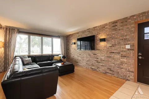 Living - 7934 W 81st Pl, Bridgeview, IL 60455 photo 2 of 5