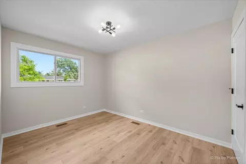 Bedroom - 1420 Cooper Rd, Hoffman Estates, IL 60169 photo 1 of 6