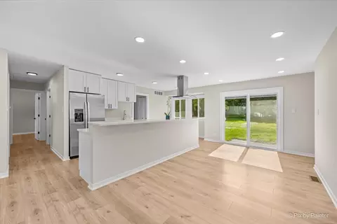 Kitchen - 1420 Cooper Rd, Hoffman Estates, IL 60169 photo 1 of 5