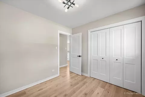 Bedroom - 1420 Cooper Rd, Hoffman Estates, IL 60169 photo 6 of 6