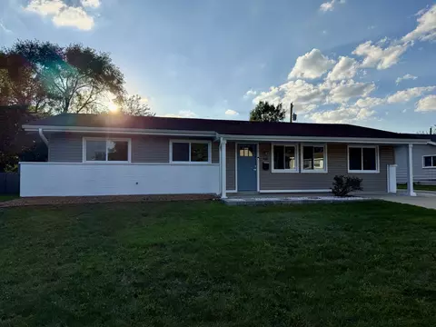 Exterior - 1420 Cooper Rd, Hoffman Estates, IL 60169 photo 3 of 5
