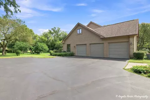 1823 Charnbrook Dr, Johnsburg, IL 60051 photo 3