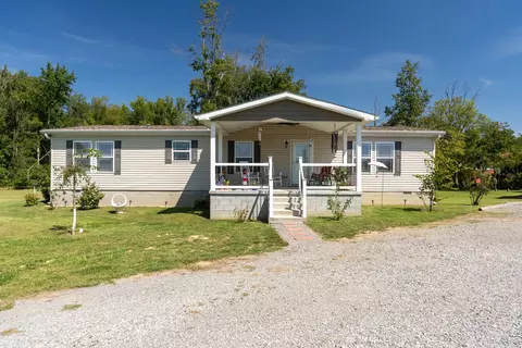 1535 Dewey Rd, Eldorado, IL 62930