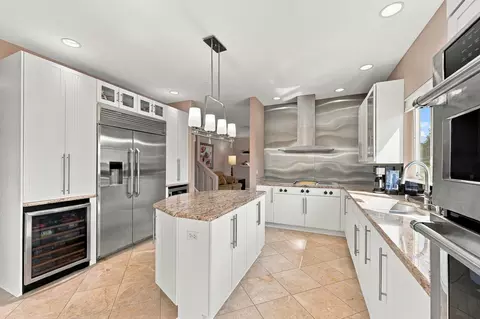 Kitchen - 3691 Grayhawk Dr, Algonquin, IL 60102 photo 5 of 6