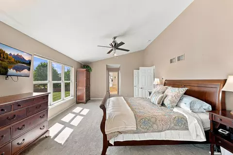 Bedroom - 3691 Grayhawk Dr, Algonquin, IL 60102 photo 2 of 9