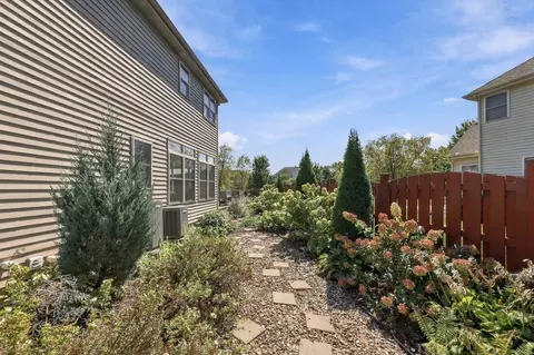 Exterior - 3691 Grayhawk Dr, Algonquin, IL 60102 photo 7 of 8