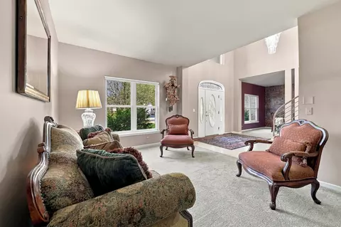 Entry Way - 3691 Grayhawk Dr, Algonquin, IL 60102 photo 3 of 5