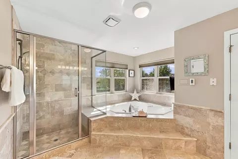 Bath - 3691 Grayhawk Dr, Algonquin, IL 60102 photo 3 of 6