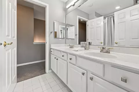 Bath - 3691 Grayhawk Dr, Algonquin, IL 60102 photo 5 of 6