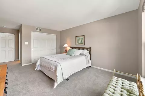 Bedroom - 3691 Grayhawk Dr, Algonquin, IL 60102 photo 4 of 9