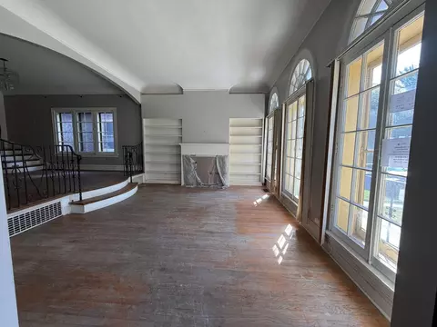 2412 E 74th St, Chicago, IL 60649 photo 3
