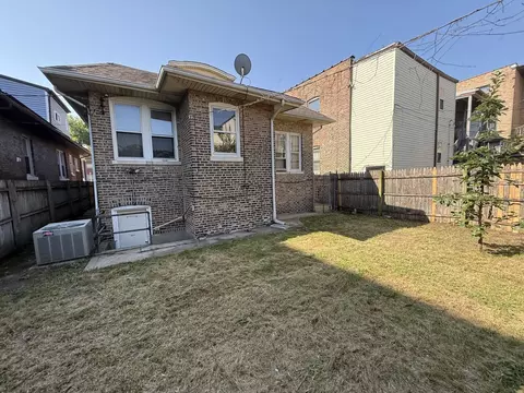 2412 E 74th St, Chicago, IL 60649 photo 2