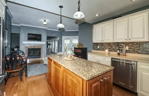 Kitchen - 12890 Grandview Dr, Morrison, IL 61270 photo 2 of 5