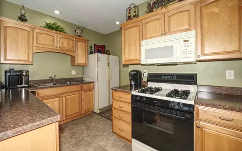 Kitchen - 12890 Grandview Dr, Morrison, IL 61270 photo 5 of 5