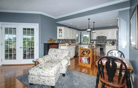 Kitchen - 12890 Grandview Dr, Morrison, IL 61270 photo 4 of 5