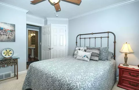 Bedroom - 12890 Grandview Dr, Morrison, IL 61270 photo 3 of 4