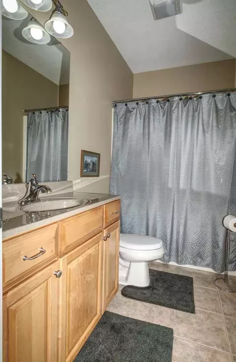 Bath - 12890 Grandview Dr, Morrison, IL 61270 photo 5 of 5