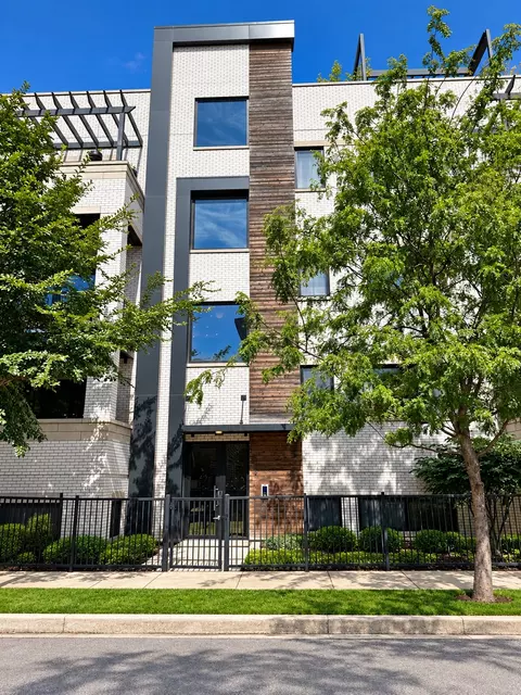 1334 W Walton St #1W, Chicago, IL 60642