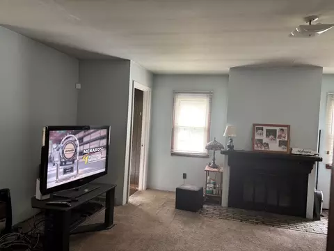 Living - 714 S Walnut Ave, Freeport, IL 61032 photo 1 of 3