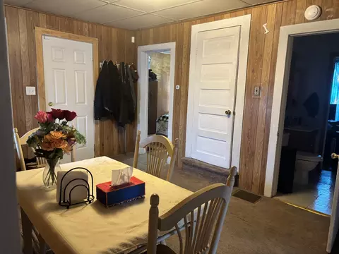 Entry Way - 714 S Walnut Ave, Freeport, IL 61032 photo 1 of 1