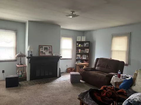 Living - 714 S Walnut Ave, Freeport, IL 61032 photo 2 of 3