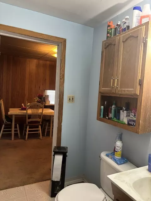 Bath - 714 S Walnut Ave, Freeport, IL 61032 photo 2 of 2