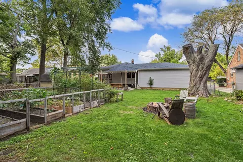 Exterior - 1115 Hovey Ave, Normal, IL 61761 photo 5 of 7