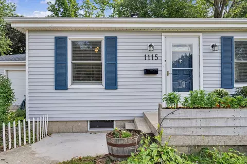 Exterior - 1115 Hovey Ave, Normal, IL 61761 photo 2 of 7