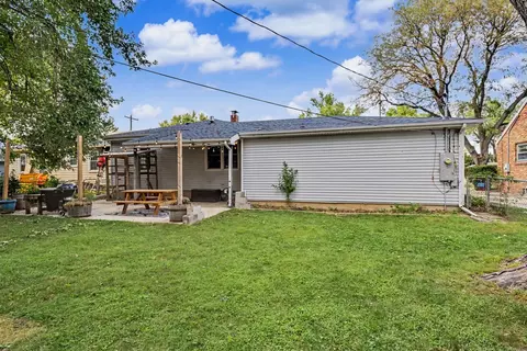 Exterior - 1115 Hovey Ave, Normal, IL 61761 photo 4 of 7
