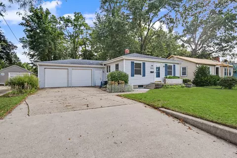 Exterior - 1115 Hovey Ave, Normal, IL 61761 photo 1 of 7