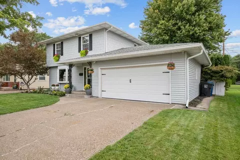 Exterior - 3610 37th St, Moline, IL 61265 photo 2 of 13