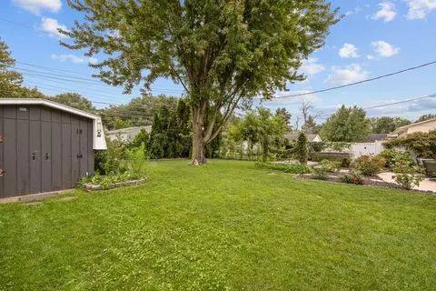 Exterior - 3610 37th St, Moline, IL 61265 photo 12 of 13