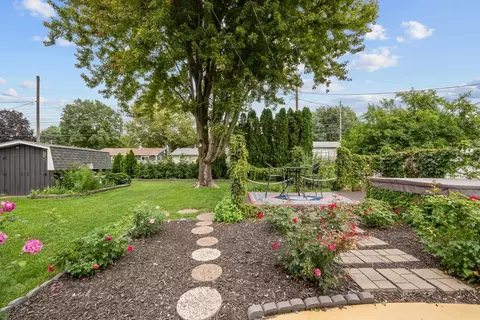 Exterior - 3610 37th St, Moline, IL 61265 photo 4 of 13